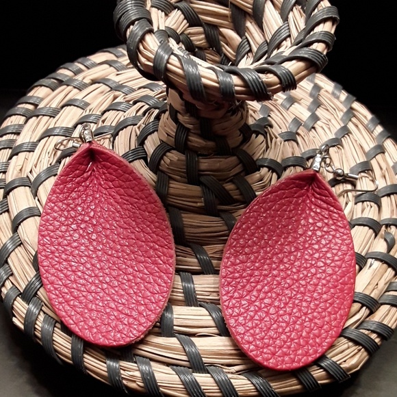 /NEW Red Genuine Leather Free Flow Teardrops - Picture 6 of 8